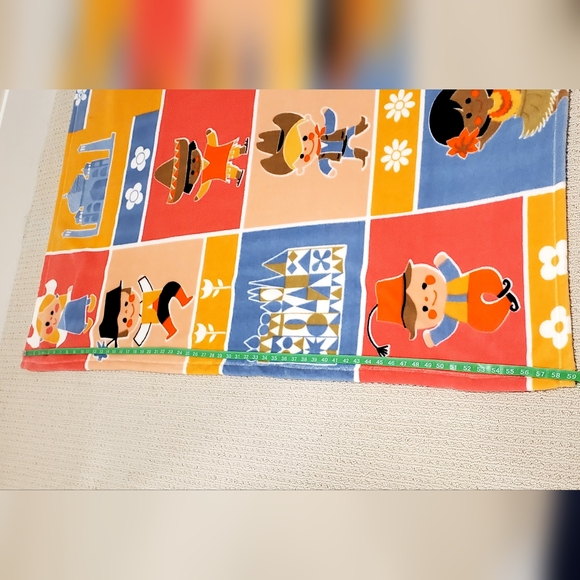 Disney Parks "It's A Small World"  Plush Throw Blanket, Colorblock 40"×60", New - Picture 12 of 15